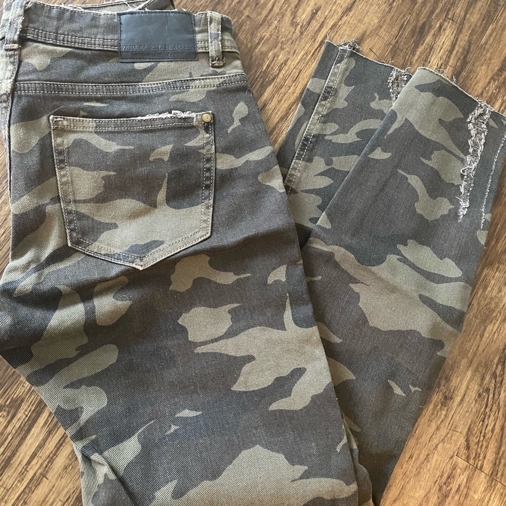 ZARA basic denim army jeans with raw hem size 4